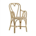 Silla con brazos curvos y respaldo ornamental - beige
